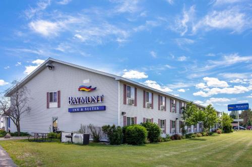 Marinette Hotel | Baymont by Wyndham Marinette