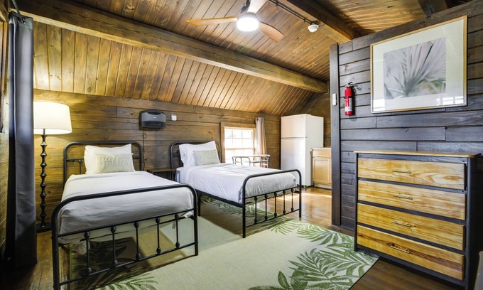 Crown Point Apartment | Bayou Retreat w/Screened Porch Near NOLA!