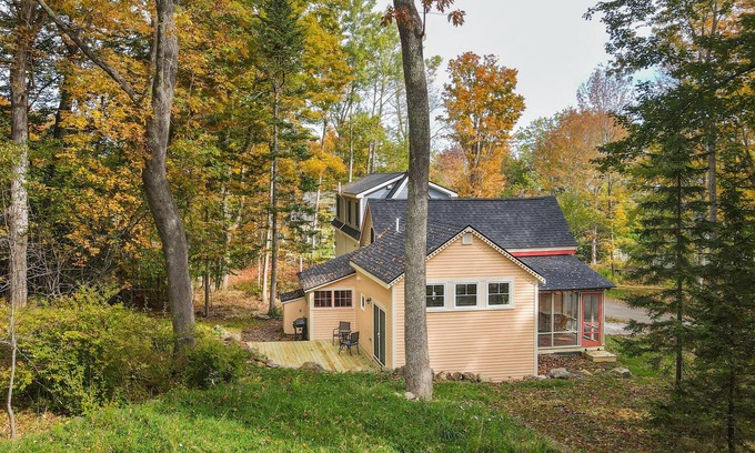 Bayside House | Bayside cottage 5 minutes to the beach and the local golf course.