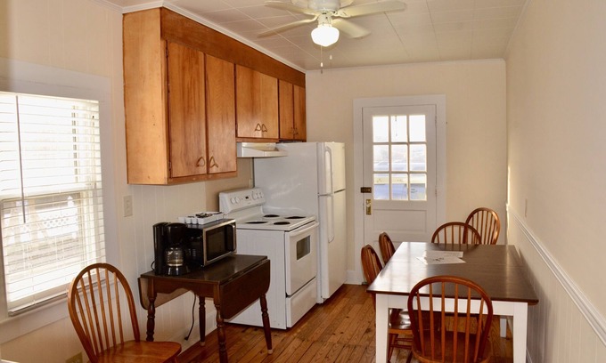 Ocean City Cottage | Bayside Family Cottages bayside life and easy walk to the beach and boardwalk !