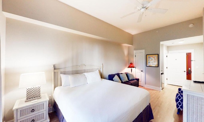 Baytowne Wharf Hotel | Baytowne Wharf - Pilot House #133