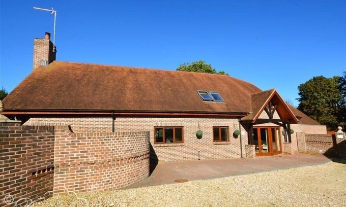 Holworth Cottage | BAYTREE LODGE, pet friendly, luxury holiday cottage in Osmington