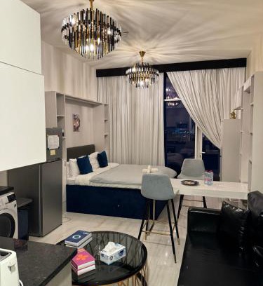 Business Bay Resort | Bayz Business Bay Lux Studio with Resort Amenities