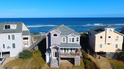 Duck House | BB14, Heart Of Duck- Oceanfront, Ocean Views, Elevator, Private Beach Walkway