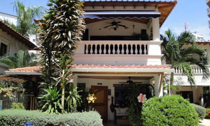 Papare House | Beautiful in beachfront resort