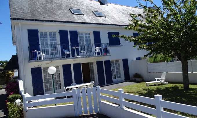 Fouesnant Apartment | Beach 300m away-warmth-WIFI-private parking-shared garden-Last min september-10% discount