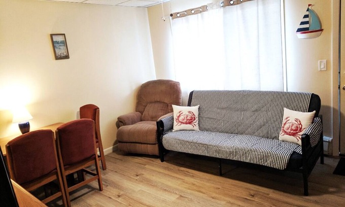 Old Orchard Beach Condo | Beach across the Street. Pets OK