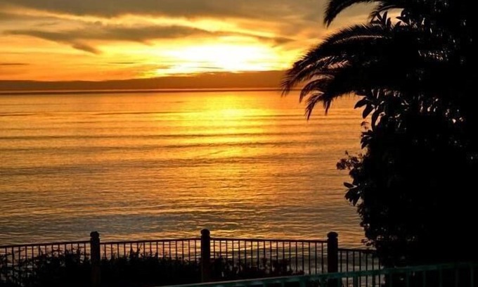 San Clemente Apartment | Beach Annex, Ocean Breezes, Spacious and Airy. Sleeps 2