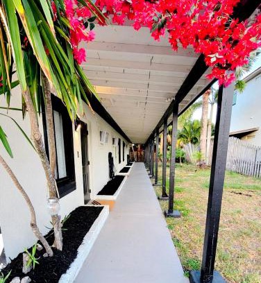 Cocoa Beach Apartment | Beach Bungalows By The Sea 3