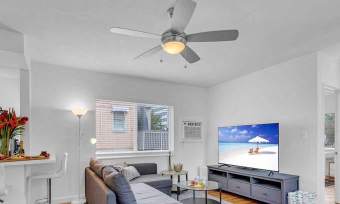 Barrier Island Condo | Beach Condo | King Bed | Lush Patio w/BBQ | Breakers Key Five | H0MES