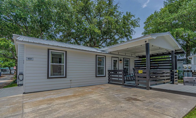 Myrtle Beach Cottage | Beach Cottage Escape: Just a Short Stroll to the Shore