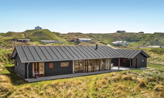 Grønhøj House | Beach front home in Løkken with WiFi