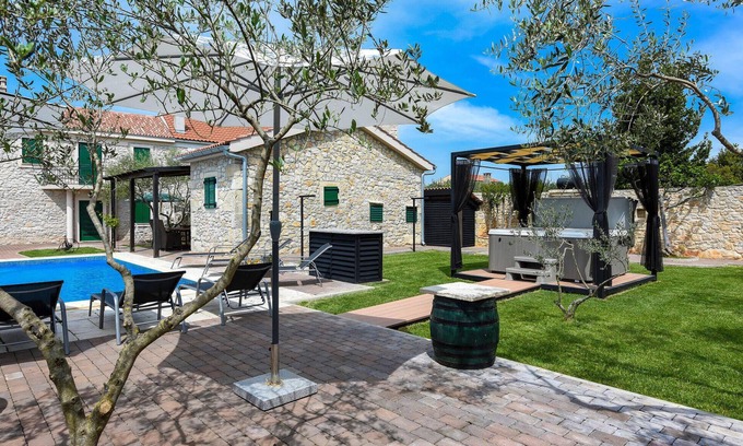 Zaton House | Beach front home in Nin