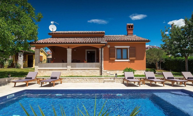 Barbariga House | Beach front home in Pula