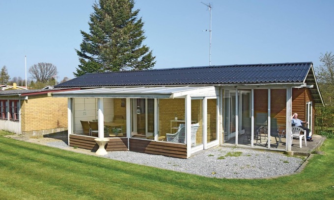 Vollerup House | Beach front home in Sydals with house sea view