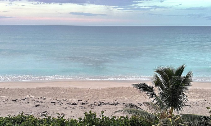 Hutchinson Island South Condo | Beach Front Paradise