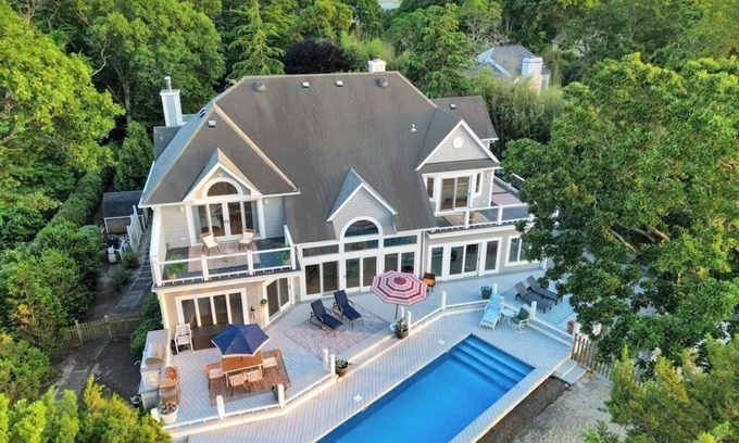 Nissequogue House | Beach Front Villa
