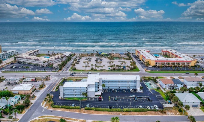 New Smyrna Beach Condo | Beach Hideaway NSB- Steps to the beach