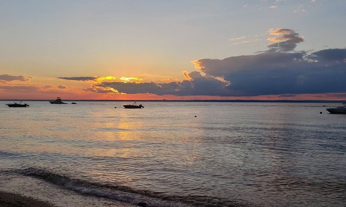 Bayville House | Beach Home w/Private Beach Access just feet away