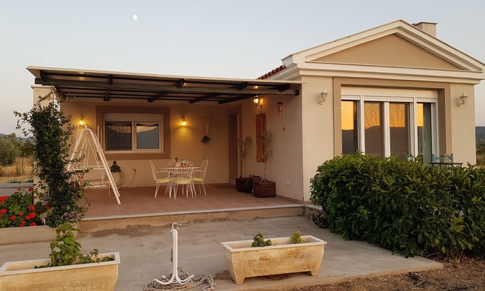 Vatera House | Beach house in Skala Polichnitou, Lesvos, Greece