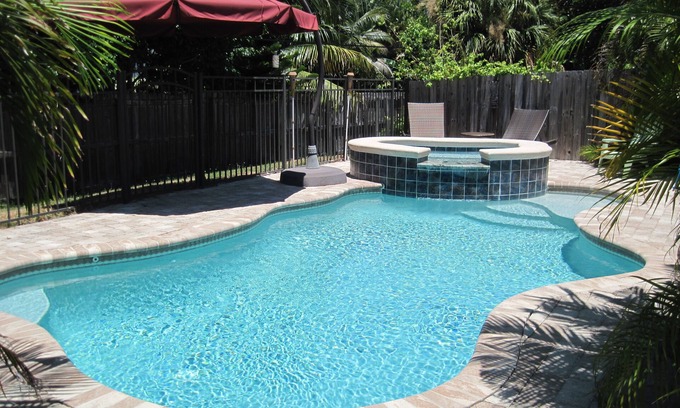 Beach Club Colony House | BEACH HOUSE WITH PRIVATE SALTWATER POOL & SPA + WALK TO BEACH