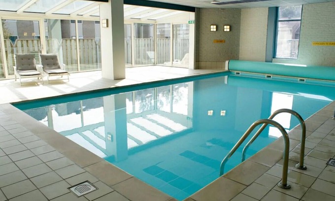 Nieuwvliet Hotel | Beach Retreat in Comfortable Room Close to Strand Cadzand-Bad | Free Parking