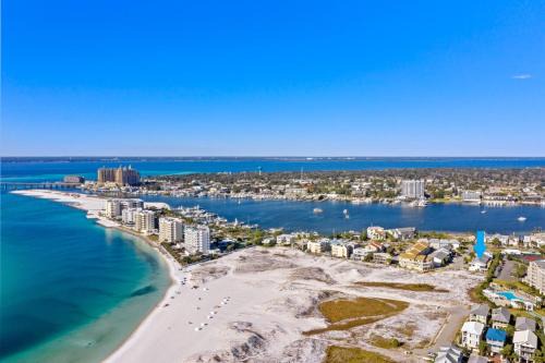 Holiday Isle House | Beach Side Destin Retreat