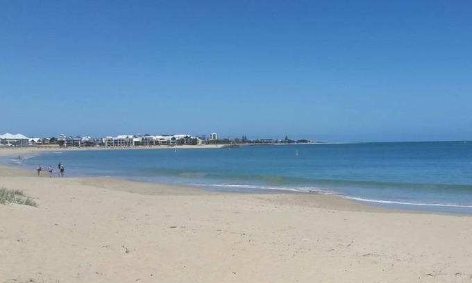 Perth Villa | Beach Stay on Ormsby. Two bedroom unit with secure backyard.