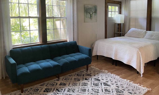 Neptune Beach Apartment | Beach studio just steps to the sand!