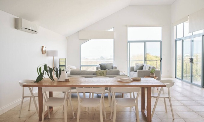 Middleton House | Beach, sunsets, explore, relax. Linen, bikes, games, food essentials provided!