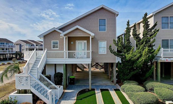 Ocean Isle Beach House | Beach Therapy 4 bedroom Island Park home