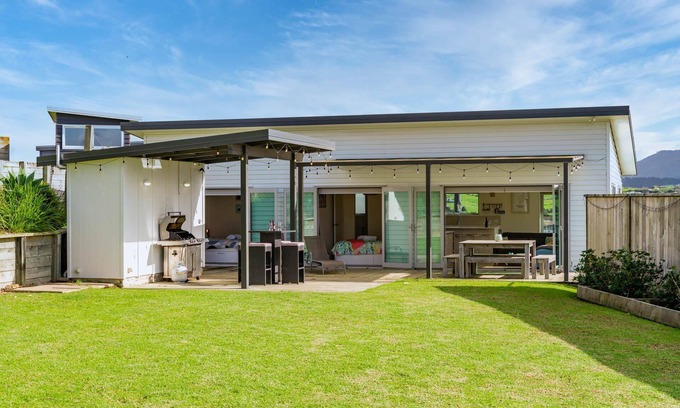 Mangawhai Heads House | Beach Time - Modern, sunny home close to amenities, a great place to relax and watch the kids play