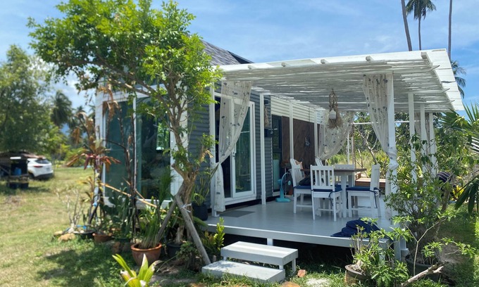 Lipa Noi Resort | Beach Tiny House with Scooter Services & FREE Kayak
