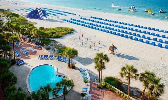 St. Pete Beach Resort | BEACH VACAY! 3 TROPICAL UNITS, POOL, WATER SLIDES!
