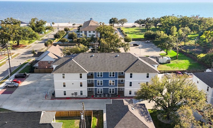 Biloxi Apartment | Beach View 1 Bed Apt.
