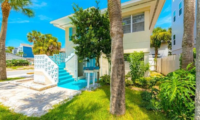 Jacksonville House | Beach-View Getaway , Sleeps 4, 1 Block from Ocean