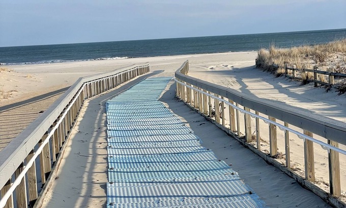 Gold Coast Condo | BeachBlockSeaEscapeš
See Beach Block Paradise VRBO# 2963230 for Reviews~Same Host