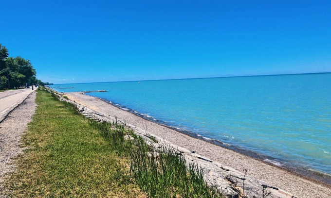 Sarnia House | BeachBum House: Bikes, Firepit & Paddleboards