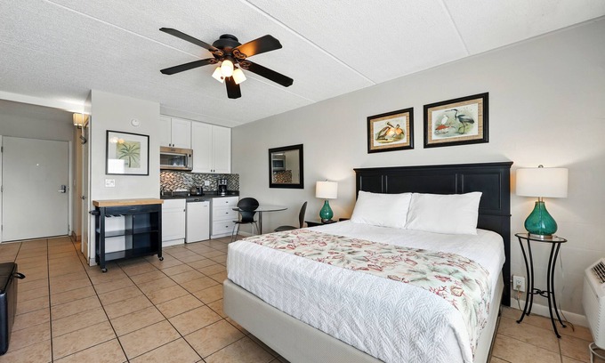 Crescent Beach Condo | Beacher's Lodge Studio Suite (not directly oceanfront)