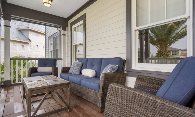 Upper Grand Lagoon House | Beaches Be Crazy! Pool- Hot Tub! Minutes to Beach!