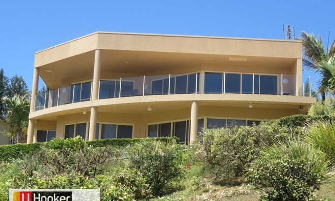 South West Rocks Apartment | BEACHES UNIT 4 - LUXURY WATERFRONT