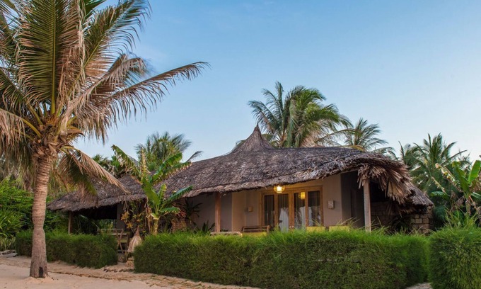 Central Mui Ne Beach Resort | Beachfront Bungalow - One Bedroom Resort, Sleeps 2