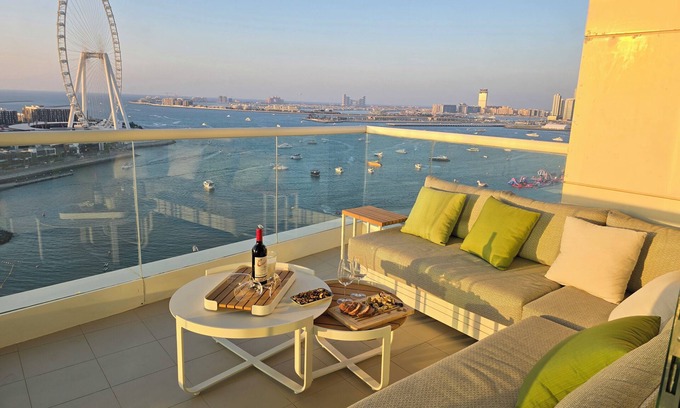 Dubai Marina Apartment | Beachfront, 250° view, private beach, high floor