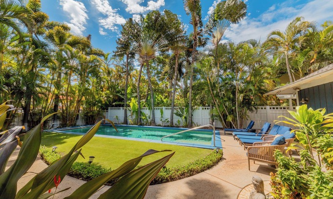Kihei House | Beachfront 6 Bedrooms with Pool