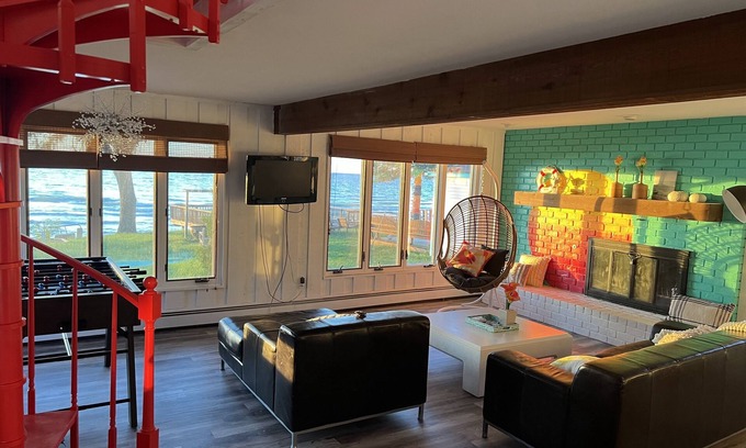 Port Austin House | Beachfront Bungalow Retreat on Lake Huron! #9