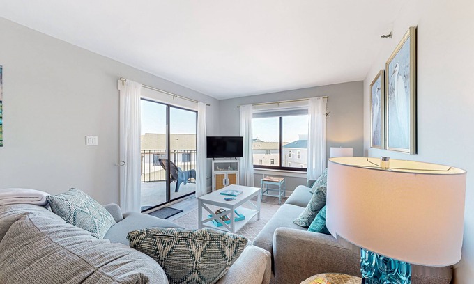 Wrightsville Beach Condo | Beachfront condo with on-site pool, ocean view, & private balcony