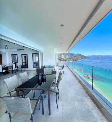 South Shore Hotel Area Apartment | Beachfront Condo in Exclusive Zone