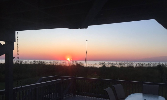 Buckroe Beach Cottage | Beachfront Cottage directly on the Chesapeake Bay!
