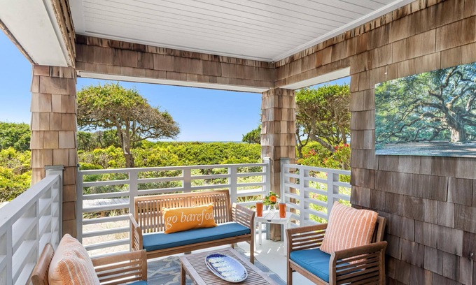 Kiawah Island Condo | Beachfront, Elegant First Floor Living at it's Best!