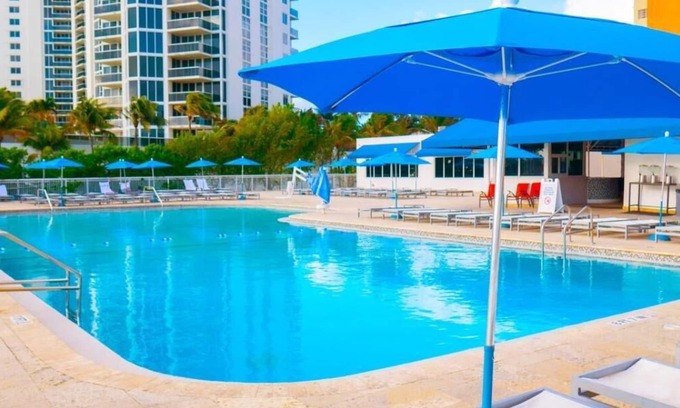 Sunny Isles Beach Hotel | Beachfront Escape! Beach Access, Fitness Center Pool
